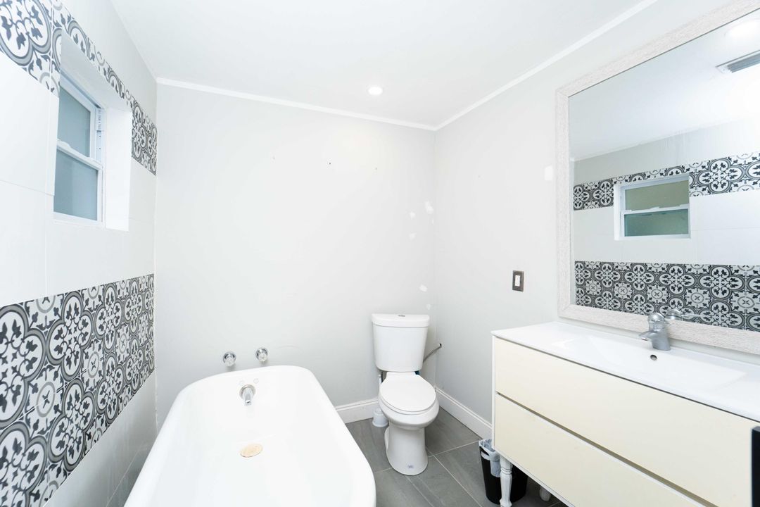 For Sale: $365,000 (3 beds, 2 baths, 1328 Square Feet)