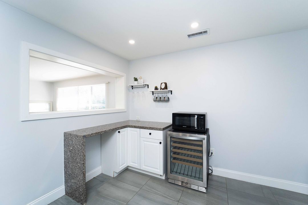 For Sale: $365,000 (3 beds, 2 baths, 1328 Square Feet)