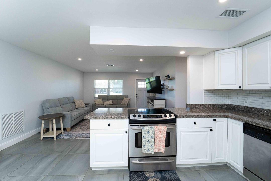 For Sale: $365,000 (3 beds, 2 baths, 1328 Square Feet)