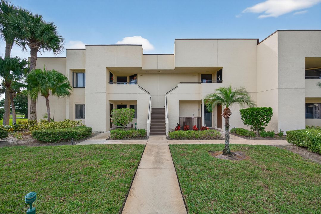 For Sale: $285,000 (3 beds, 2 baths, 1346 Square Feet)