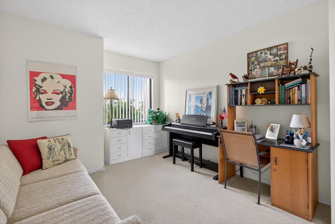 For Sale: $285,000 (3 beds, 2 baths, 1346 Square Feet)