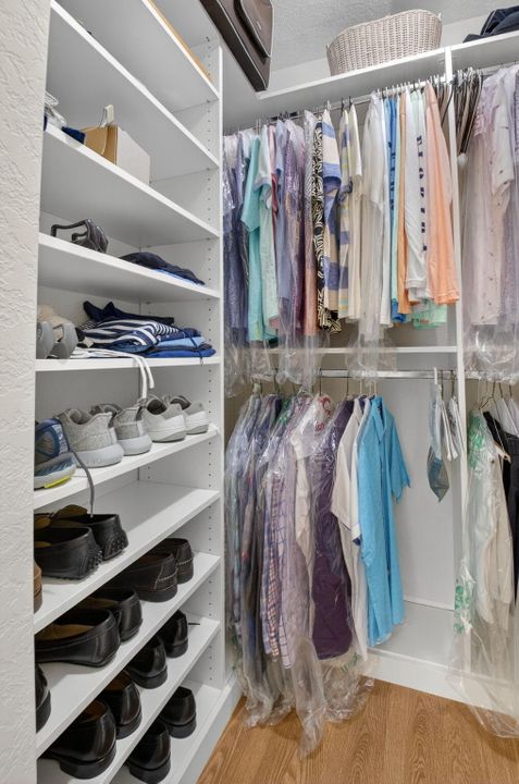 For Sale: $850,000 (4 beds, 2 baths, 2238 Square Feet)