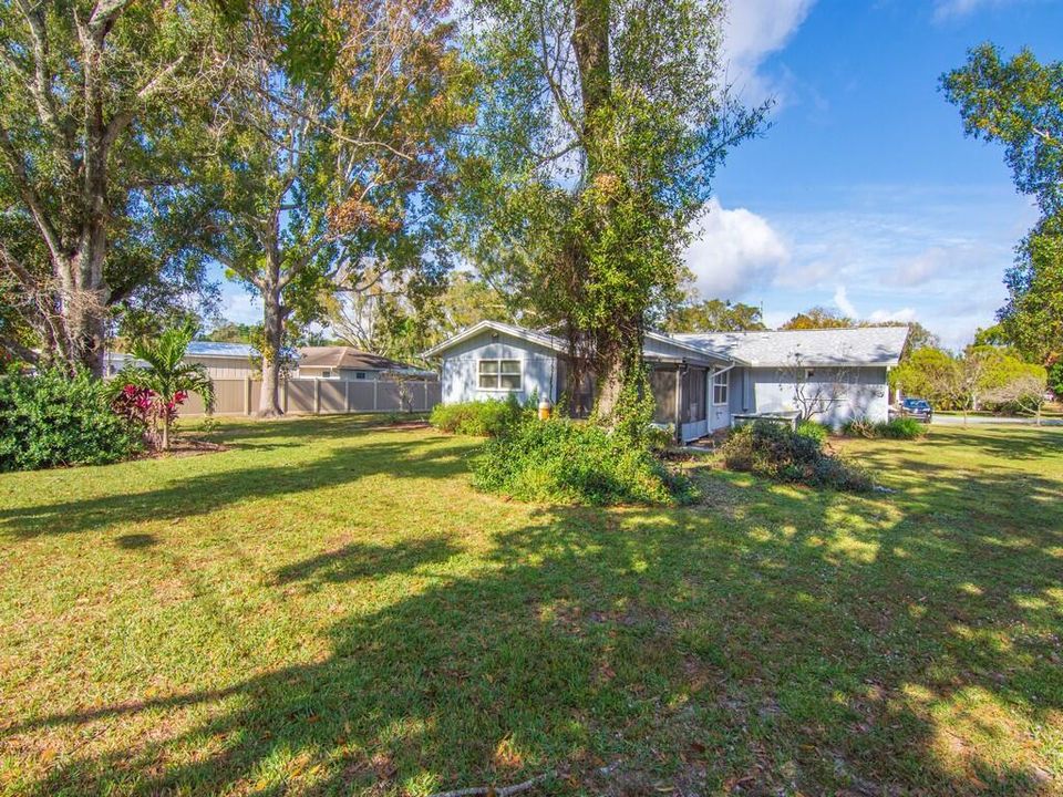 For Sale: $395,000 (2 beds, 2 baths, 1375 Square Feet)