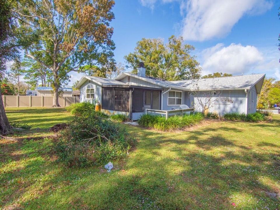 For Sale: $395,000 (2 beds, 2 baths, 1375 Square Feet)