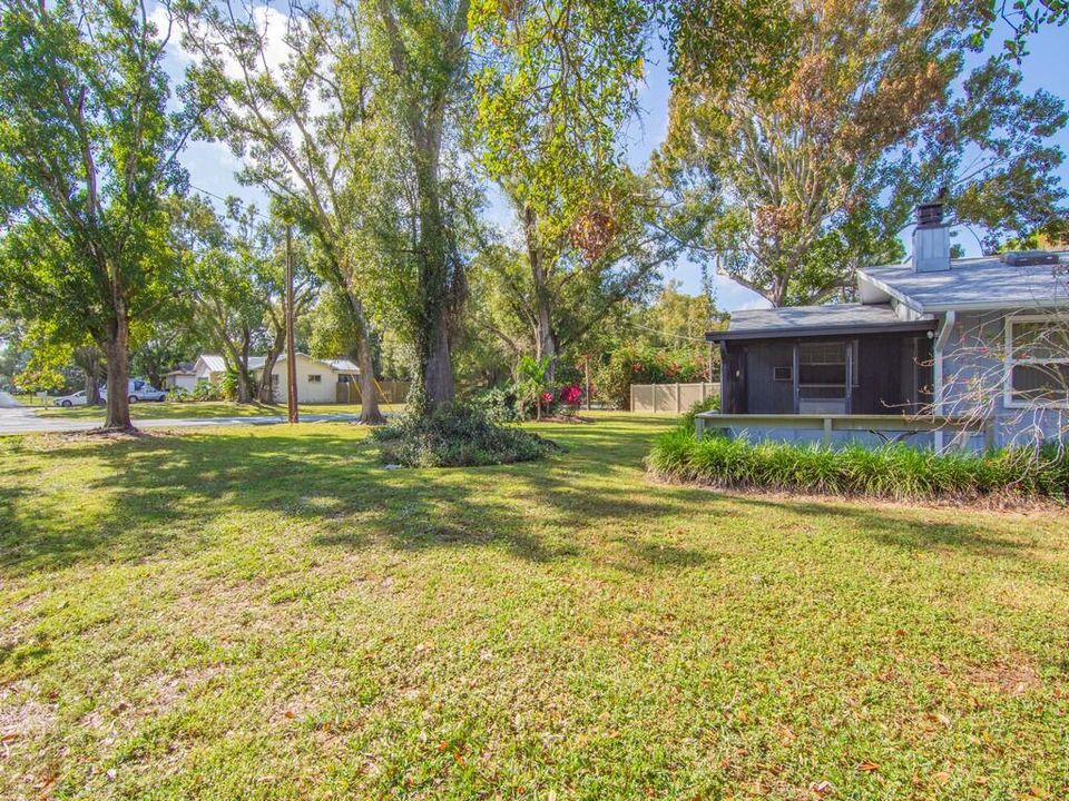 For Sale: $395,000 (2 beds, 2 baths, 1375 Square Feet)