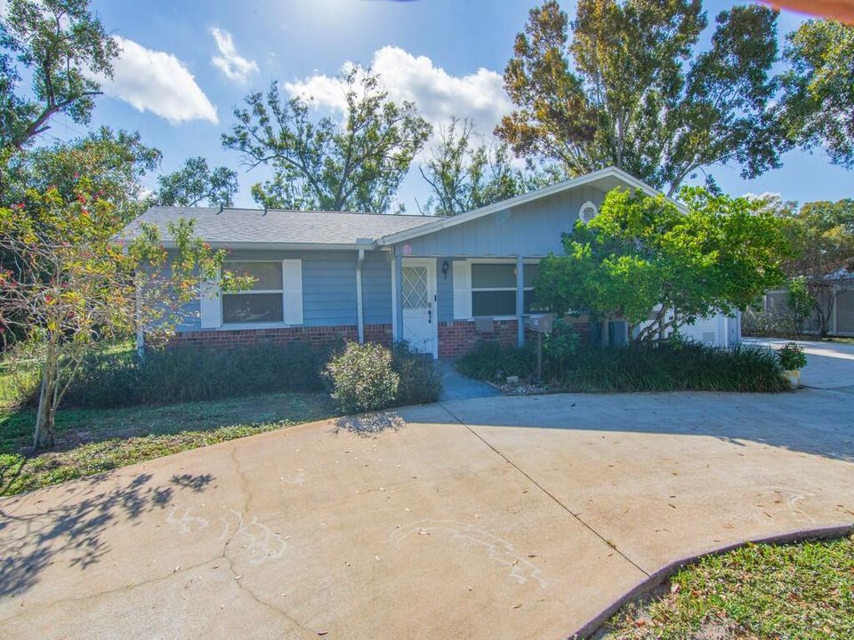 For Sale: $395,000 (2 beds, 2 baths, 1375 Square Feet)