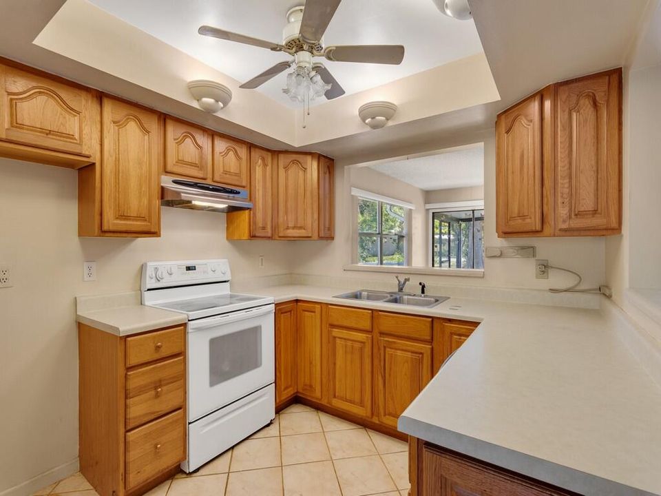 For Sale: $395,000 (2 beds, 2 baths, 1375 Square Feet)