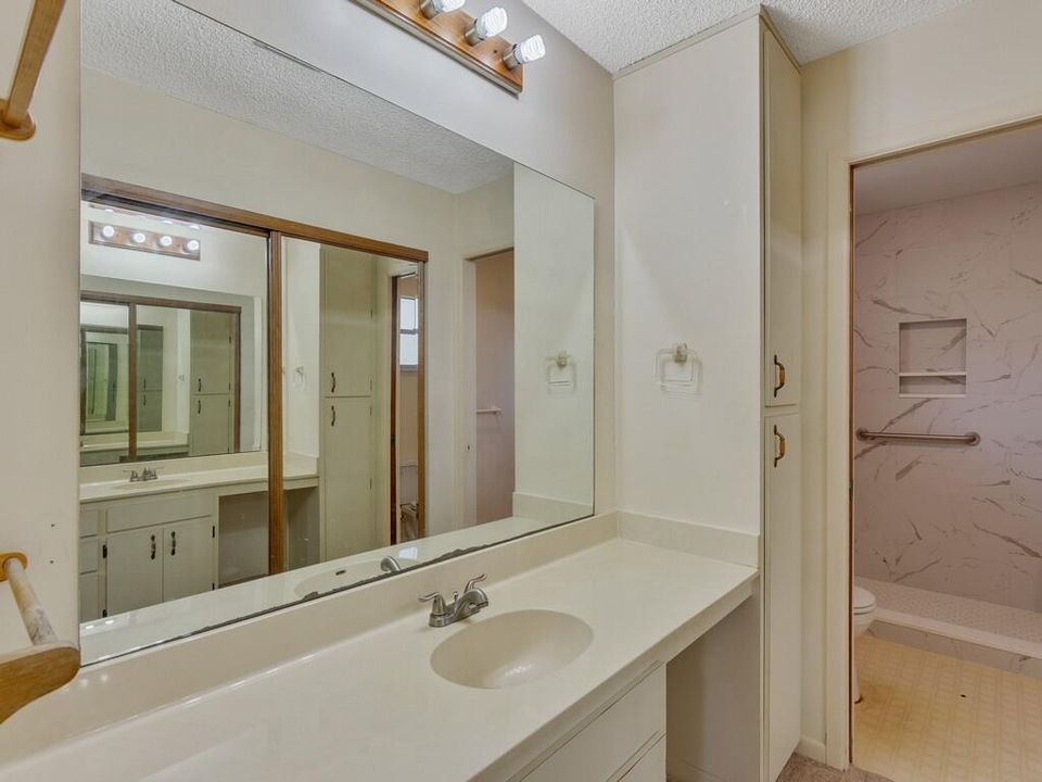 For Sale: $395,000 (2 beds, 2 baths, 1375 Square Feet)