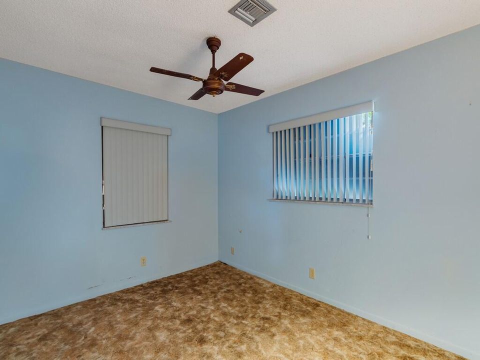 For Sale: $395,000 (2 beds, 2 baths, 1375 Square Feet)