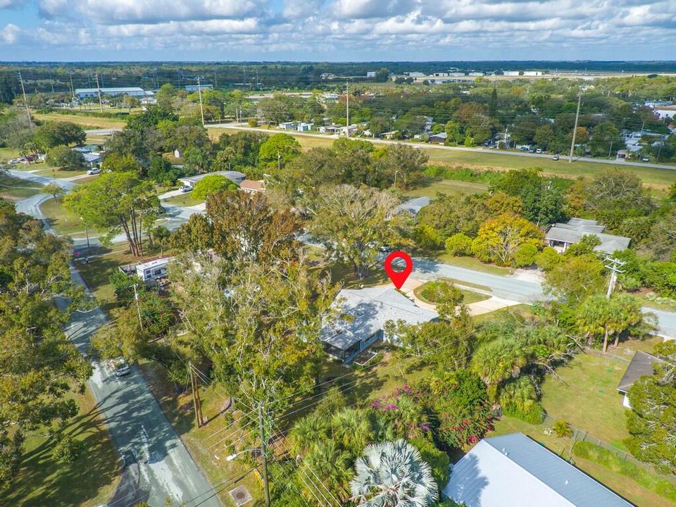 For Sale: $395,000 (2 beds, 2 baths, 1375 Square Feet)