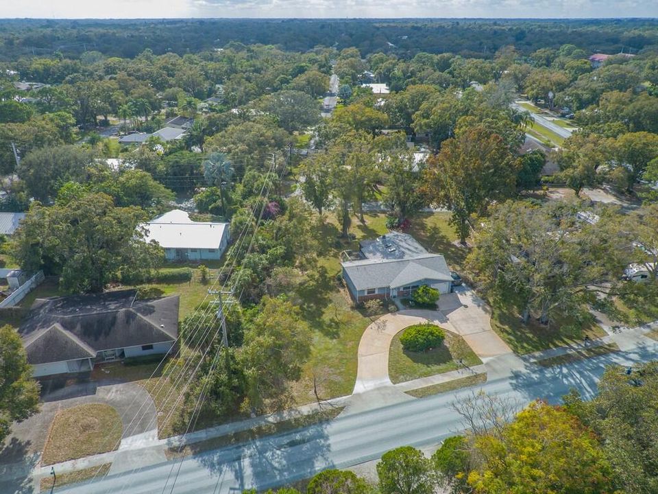 For Sale: $395,000 (2 beds, 2 baths, 1375 Square Feet)