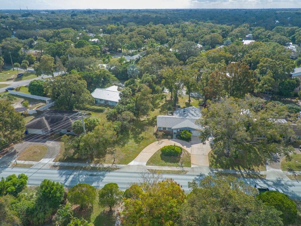 For Sale: $395,000 (2 beds, 2 baths, 1375 Square Feet)