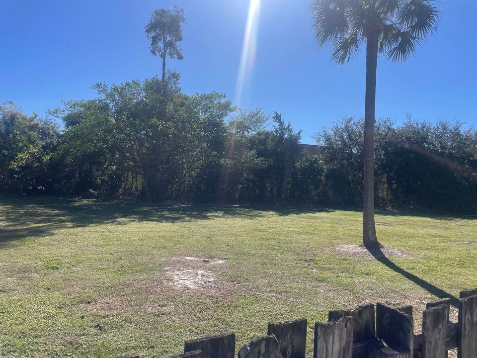 For Sale: $325,500 (3 beds, 2 baths, 1412 Square Feet)