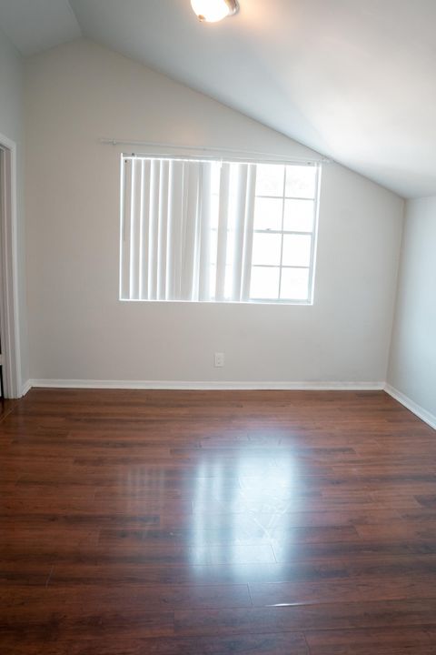 На продажу: $390,000 (3 спален, 2 ванн, 1404 Квадратных фут)