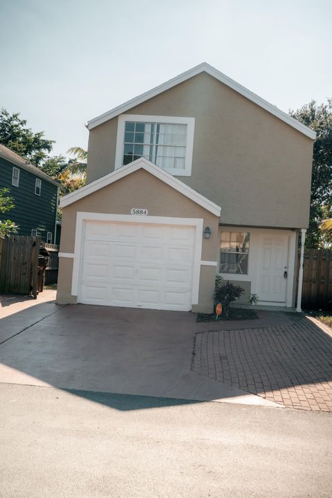 На продажу: $390,000 (3 спален, 2 ванн, 1404 Квадратных фут)