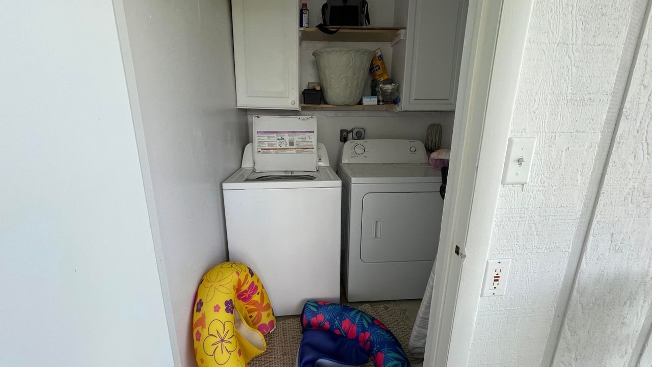 En Venta: $219,000 (2 camas, 2 baños, 907 Pies cuadrados)