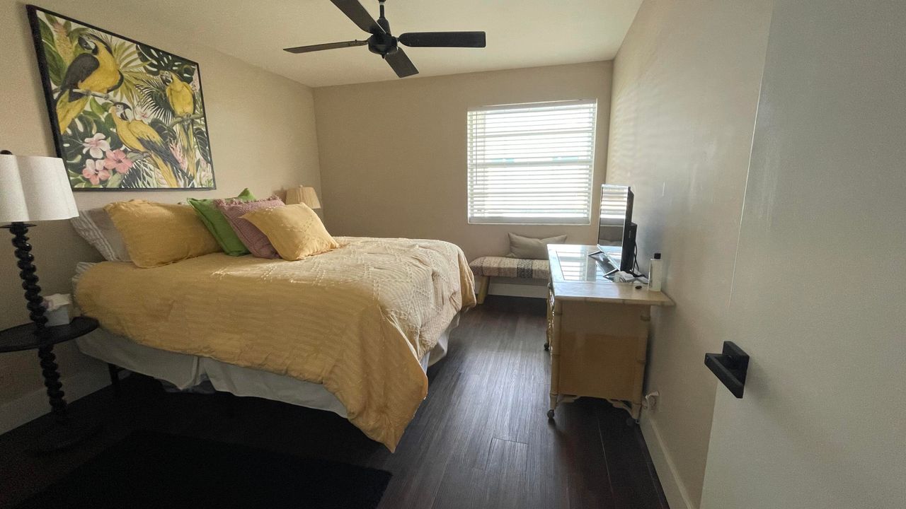 En Venta: $219,000 (2 camas, 2 baños, 907 Pies cuadrados)