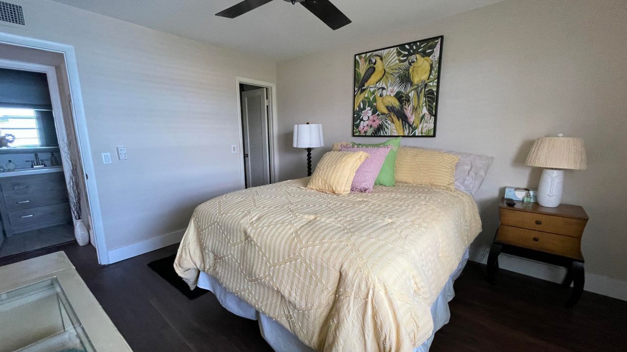 En Venta: $219,000 (2 camas, 2 baños, 907 Pies cuadrados)