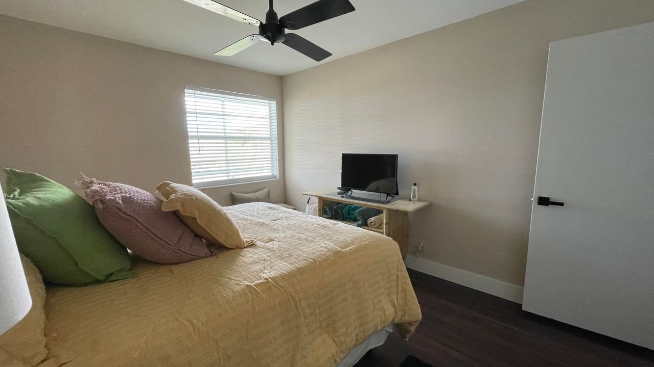 En Venta: $219,000 (2 camas, 2 baños, 907 Pies cuadrados)