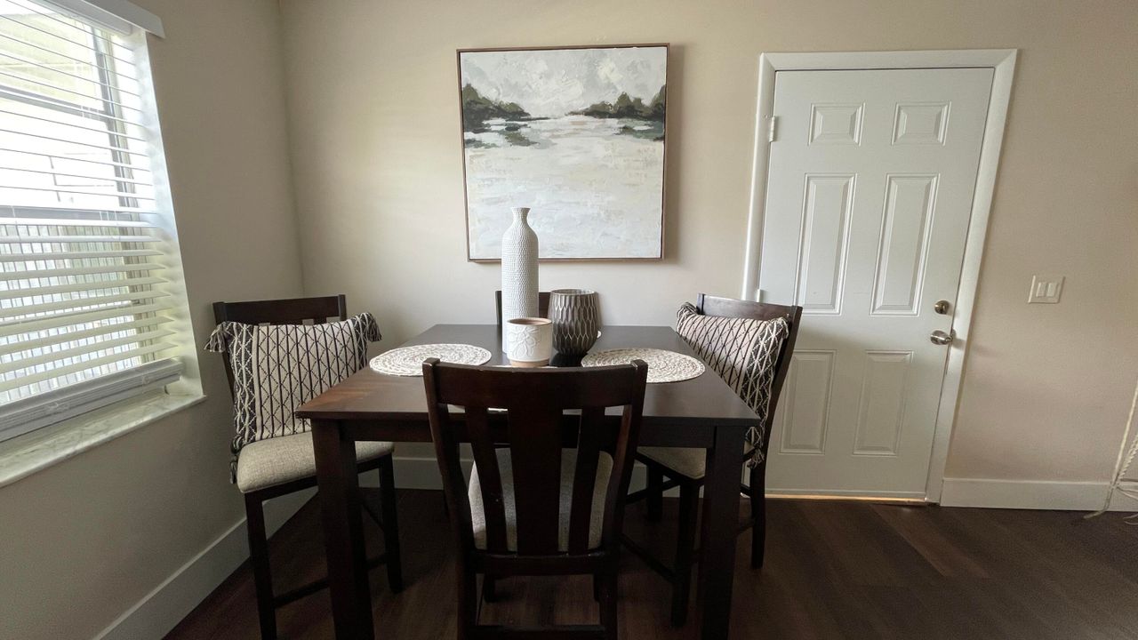 En Venta: $219,000 (2 camas, 2 baños, 907 Pies cuadrados)