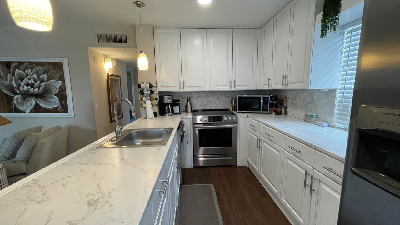 En Venta: $219,000 (2 camas, 2 baños, 907 Pies cuadrados)