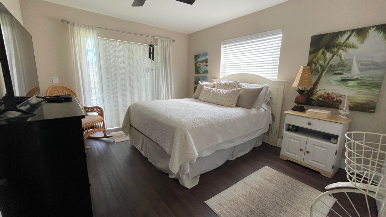 En Venta: $219,000 (2 camas, 2 baños, 907 Pies cuadrados)