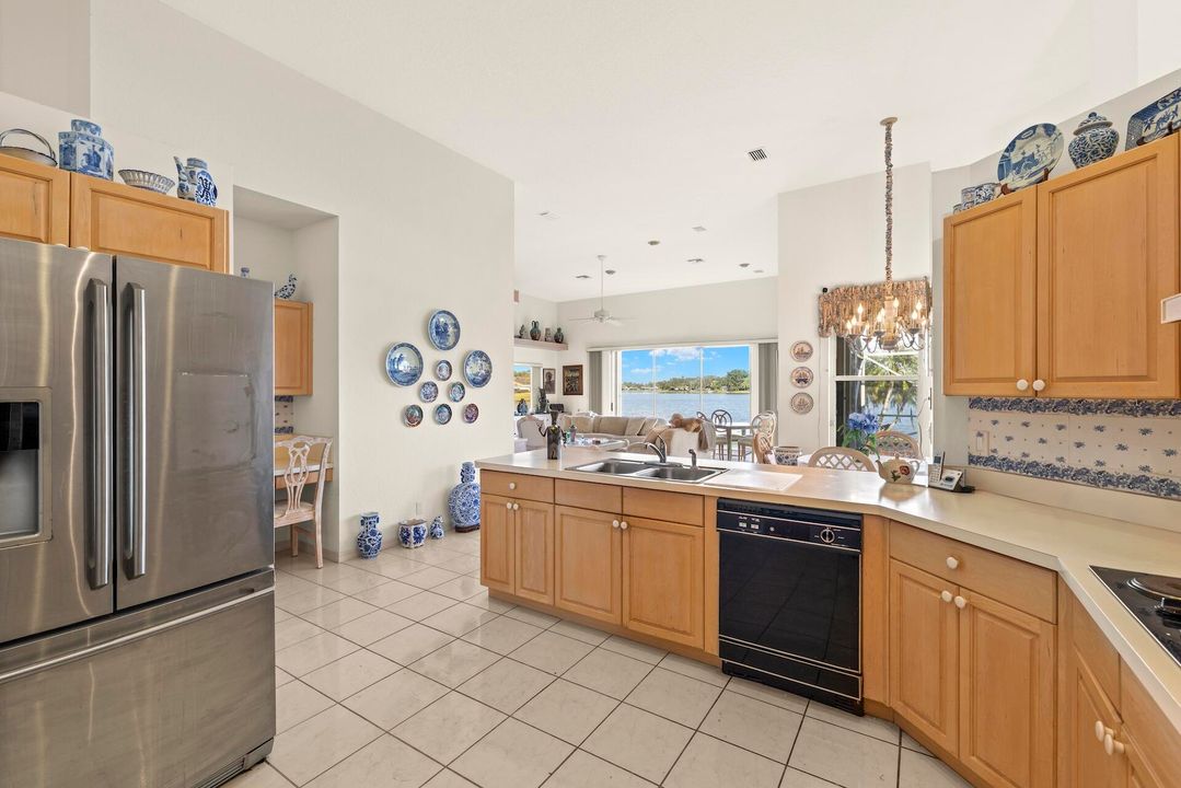 En Venta: $995,000 (4 camas, 3 baños, 3095 Pies cuadrados)