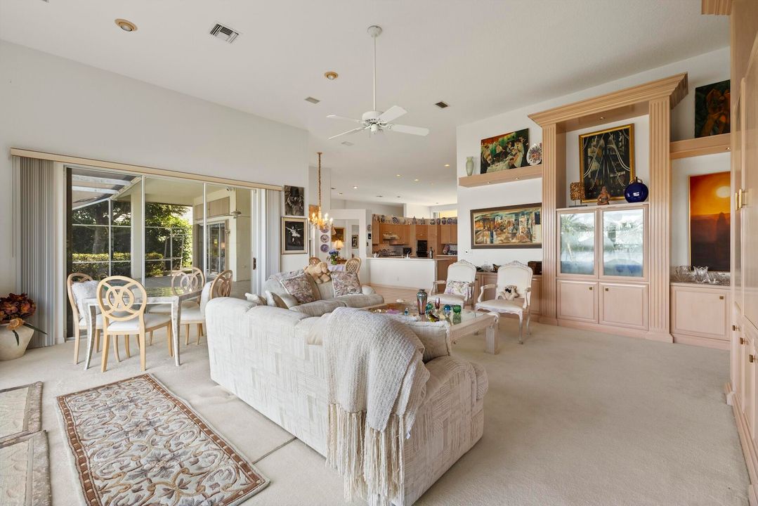 En Venta: $995,000 (4 camas, 3 baños, 3095 Pies cuadrados)