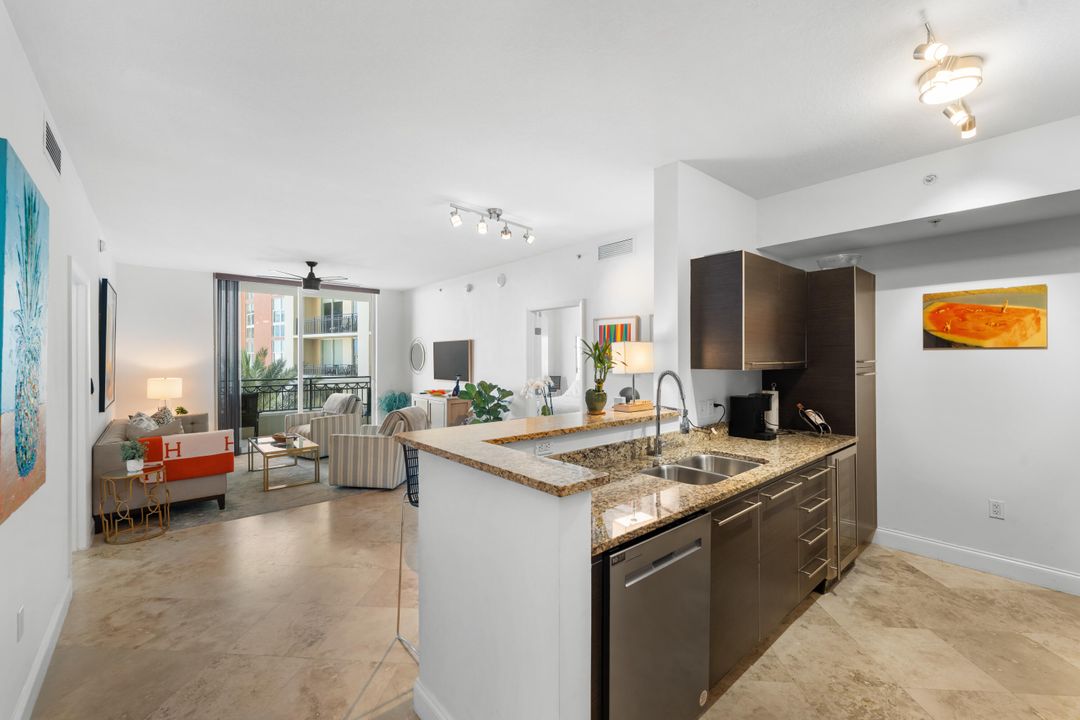 For Rent: $4,300 (2 beds, 2 baths, 1120 Square Feet)