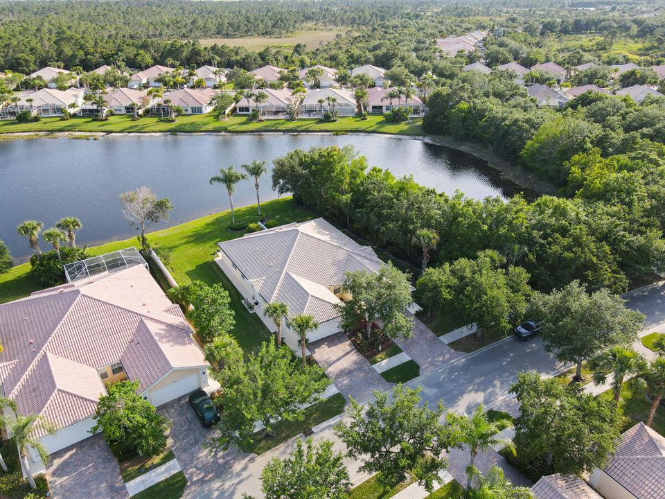 For Rent: $5,000 (2 beds, 2 baths, 1609 Square Feet)