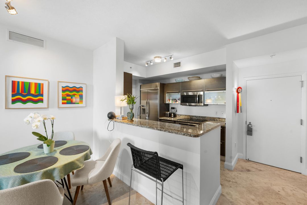 For Rent: $4,300 (2 beds, 2 baths, 1120 Square Feet)