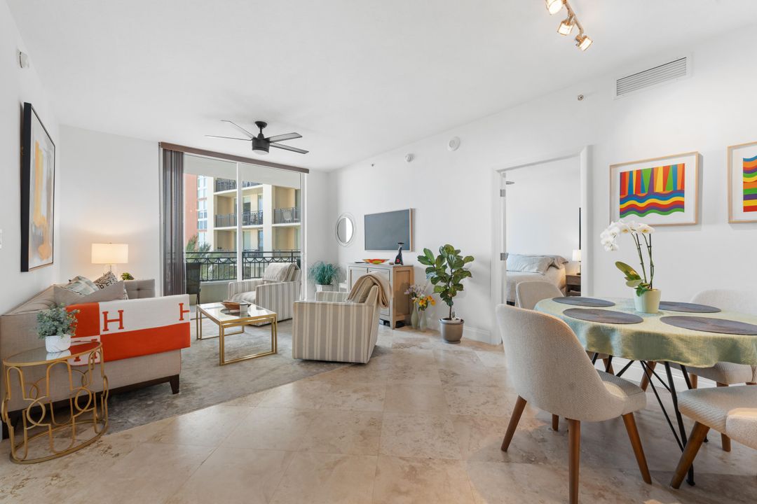 For Rent: $4,300 (2 beds, 2 baths, 1120 Square Feet)