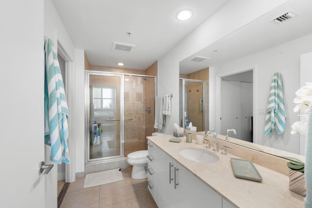 For Rent: $4,300 (2 beds, 2 baths, 1120 Square Feet)