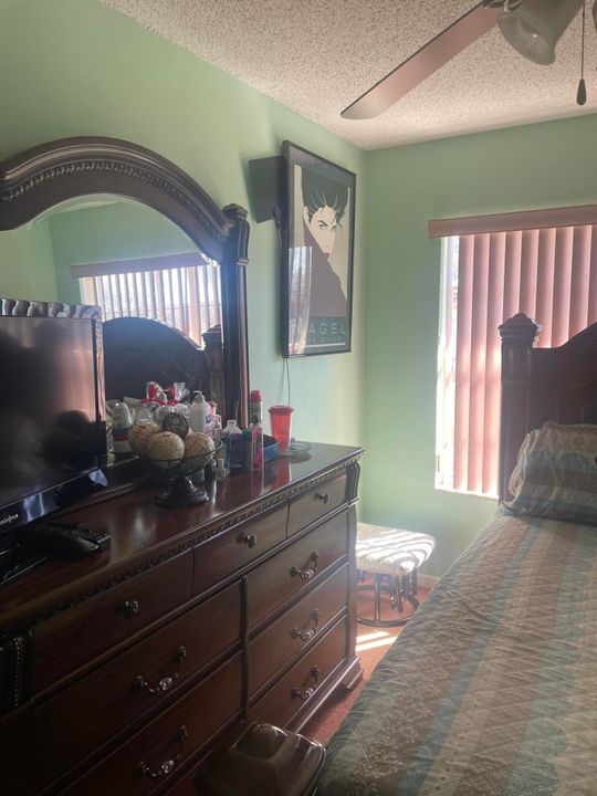 For Sale: $325,500 (3 beds, 2 baths, 1412 Square Feet)