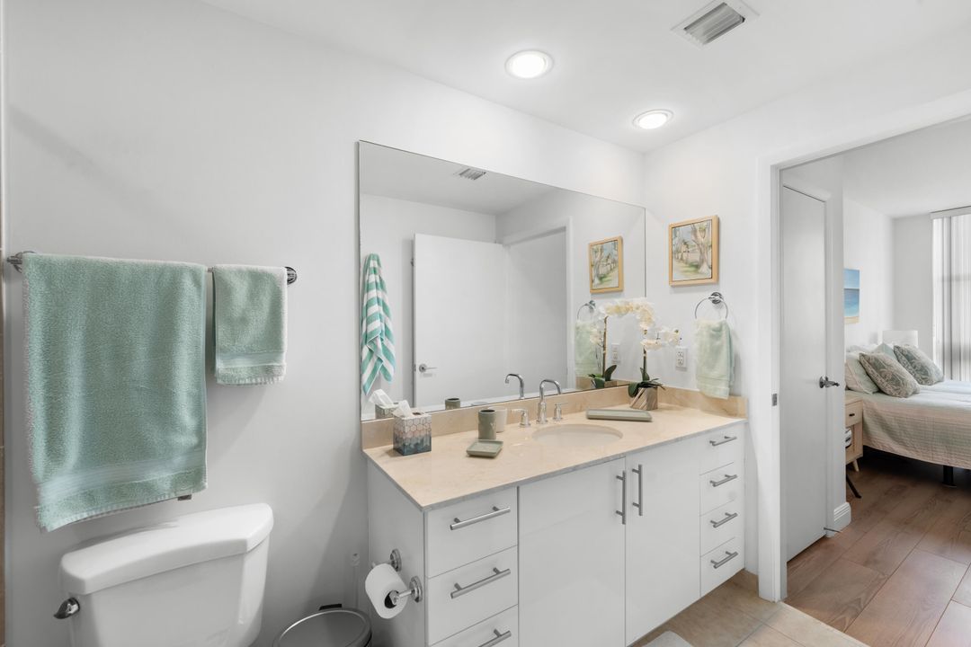 For Rent: $4,300 (2 beds, 2 baths, 1120 Square Feet)