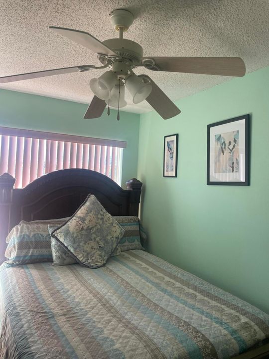 For Sale: $325,500 (3 beds, 2 baths, 1412 Square Feet)