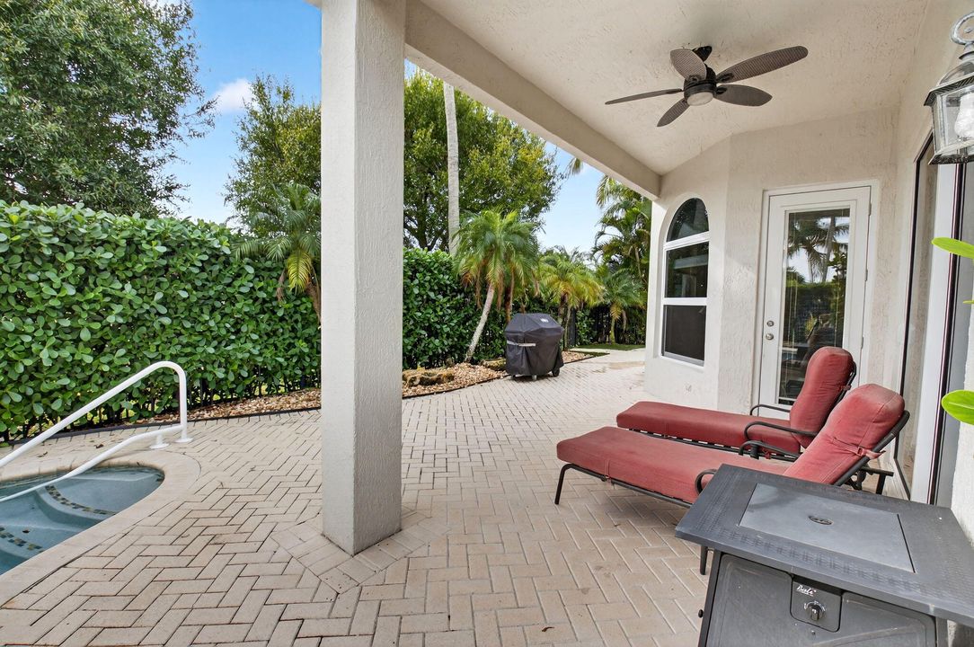 For Sale: $850,000 (4 beds, 2 baths, 2238 Square Feet)