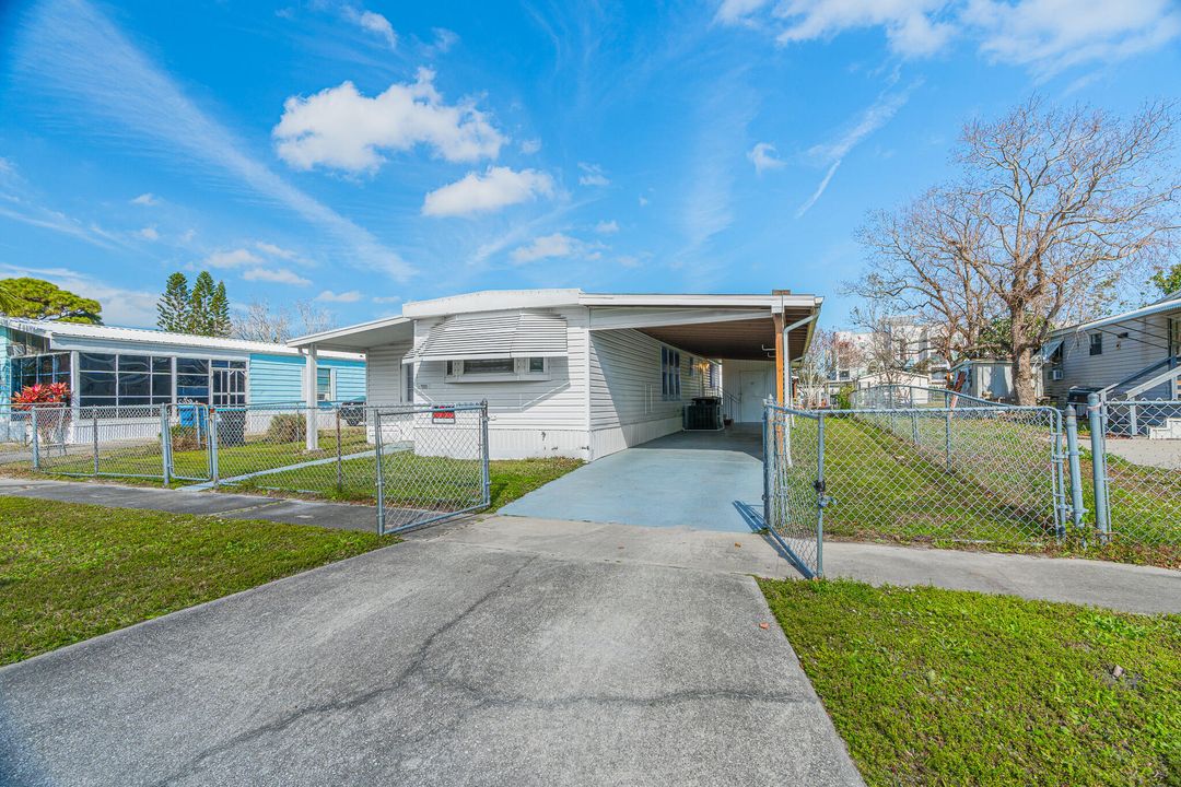 For Sale: $176,000 (3 beds, 2 baths, 672 Square Feet)