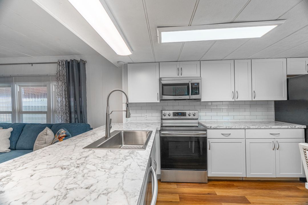 For Sale: $176,000 (3 beds, 2 baths, 672 Square Feet)