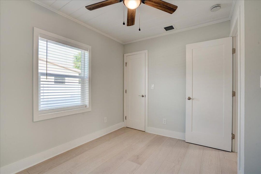 For Rent: $4,100 (3 beds, 2 baths, 1032 Square Feet)