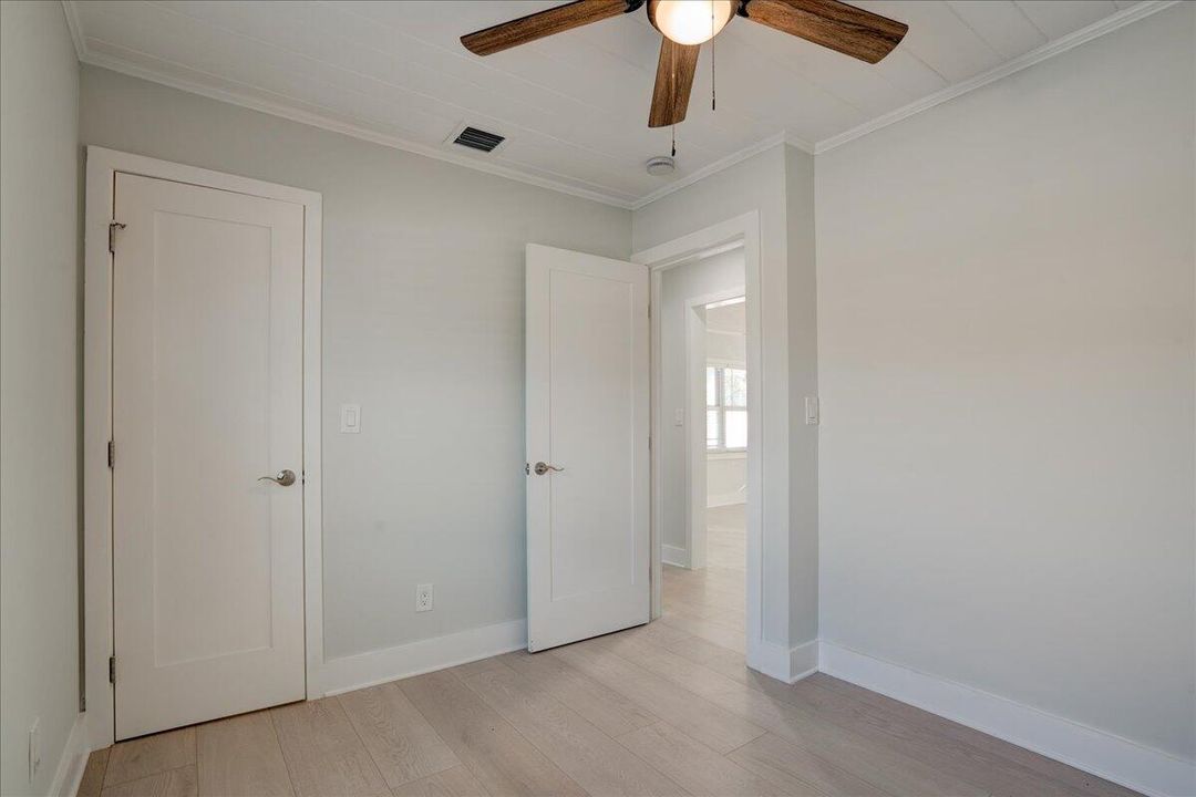 For Rent: $4,100 (3 beds, 2 baths, 1032 Square Feet)