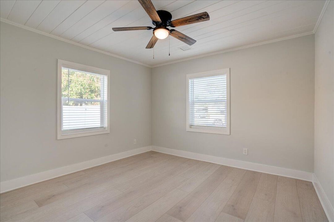 For Rent: $4,100 (3 beds, 2 baths, 1032 Square Feet)