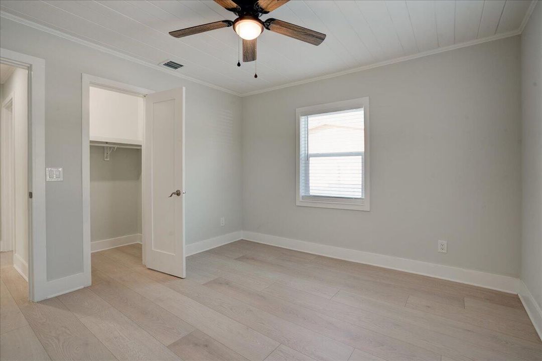 For Rent: $4,100 (3 beds, 2 baths, 1032 Square Feet)