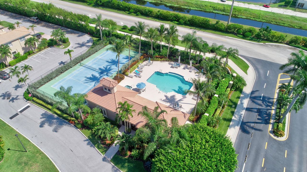 For Sale: $850,000 (4 beds, 2 baths, 2238 Square Feet)