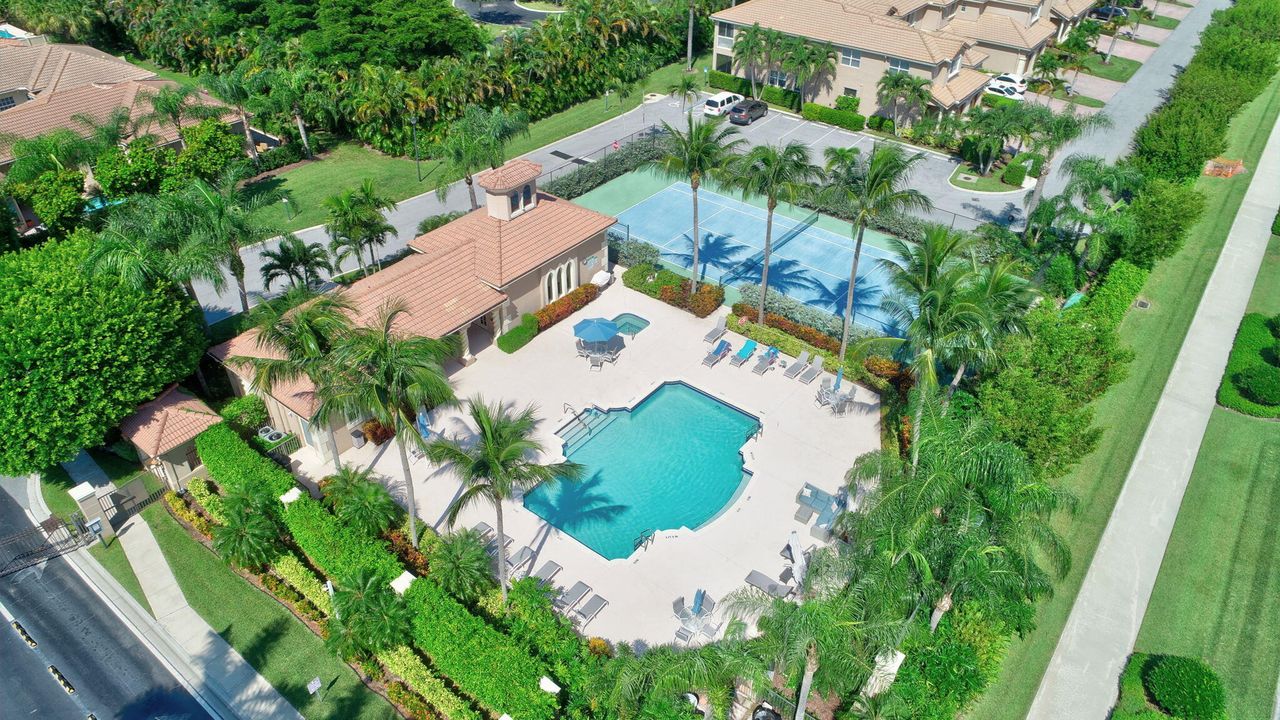 For Sale: $850,000 (4 beds, 2 baths, 2238 Square Feet)