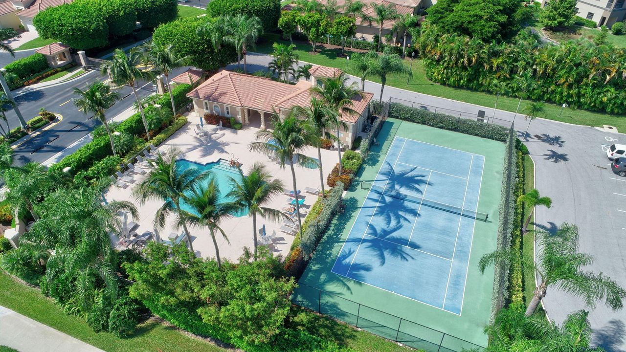 For Sale: $850,000 (4 beds, 2 baths, 2238 Square Feet)