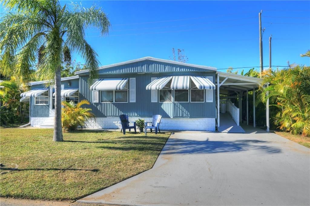 For Sale: $149,900 (2 beds, 2 baths, 1014 Square Feet)