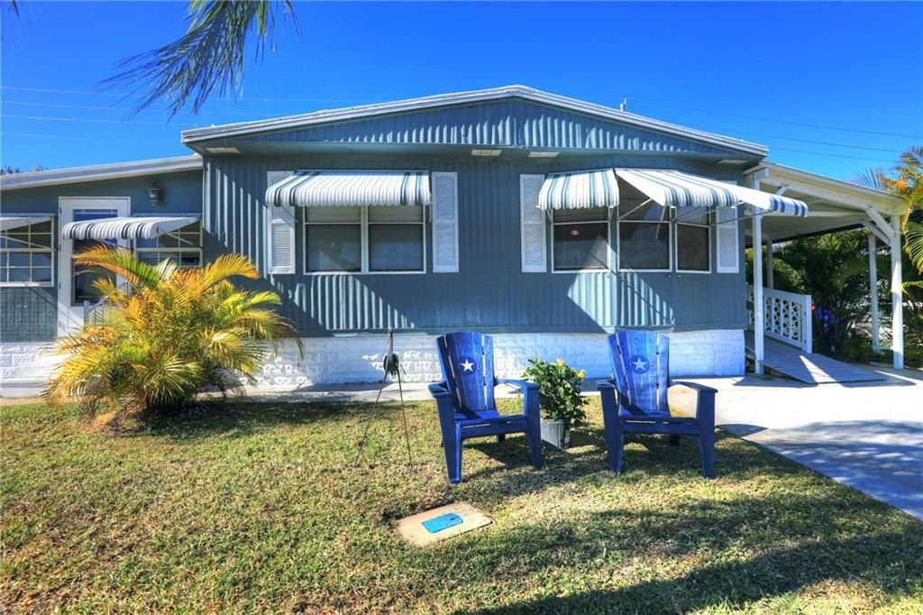 For Sale: $149,900 (2 beds, 2 baths, 1014 Square Feet)