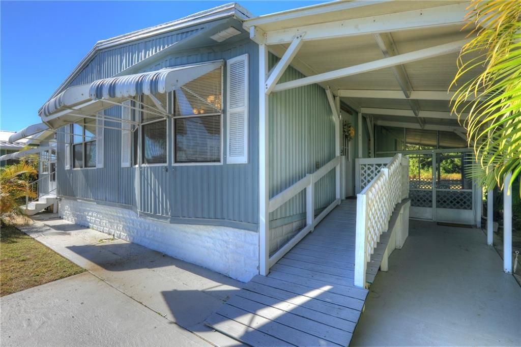 For Sale: $149,900 (2 beds, 2 baths, 1014 Square Feet)