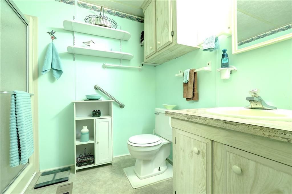 For Sale: $149,900 (2 beds, 2 baths, 1014 Square Feet)